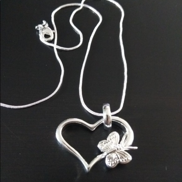(Only have 1) Sale TONIGHT!! Butterfly 🦋 Necklace - Picture 3 of 8